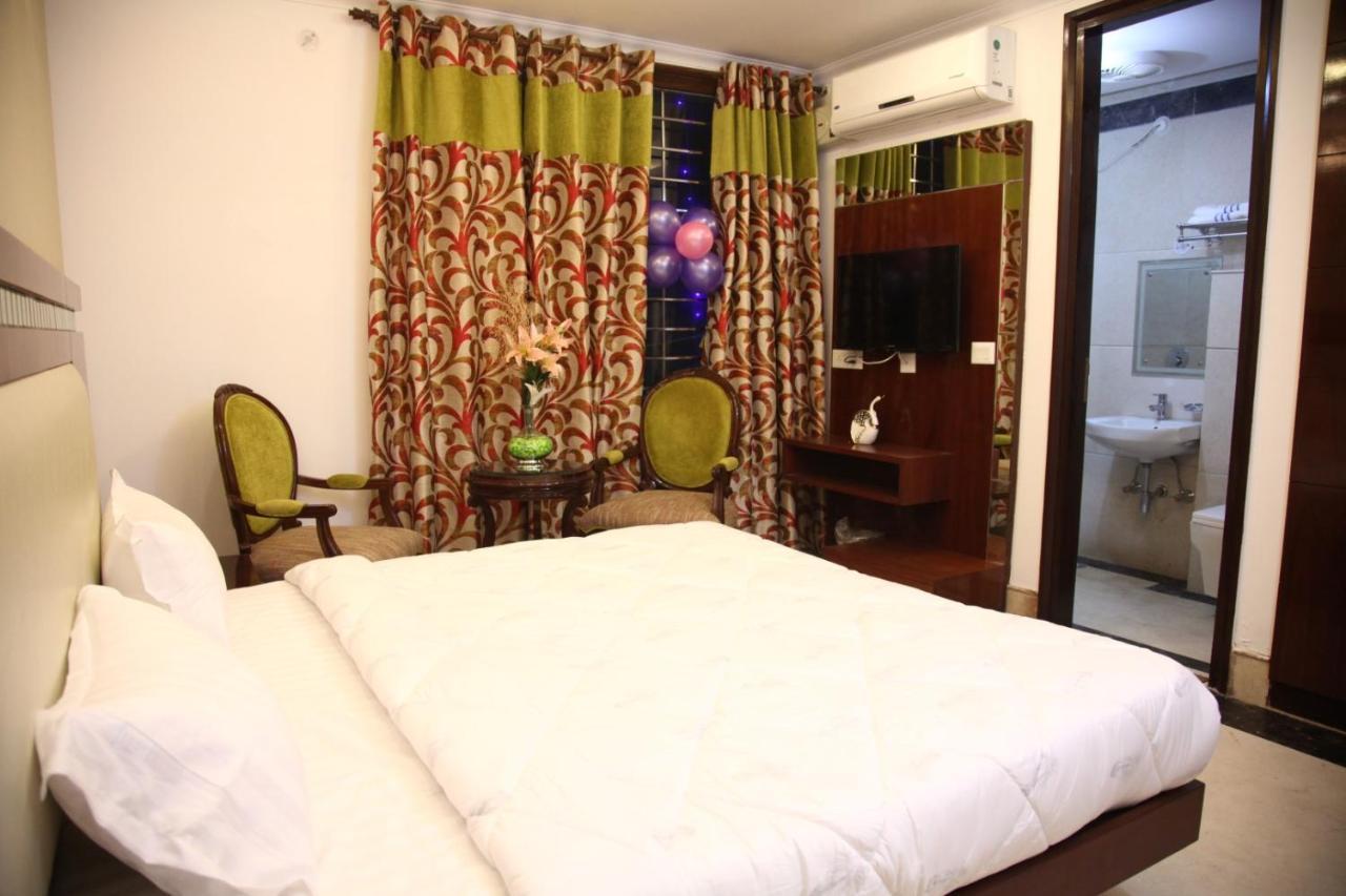 Hotel Dev Residency Vrindávan Kültér fotó