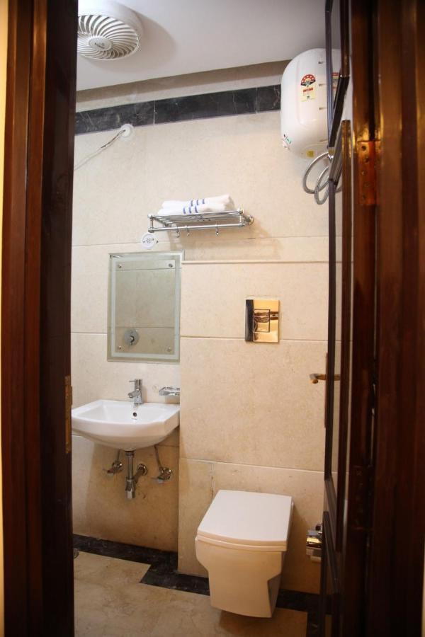 Hotel Dev Residency Vrindávan Kültér fotó