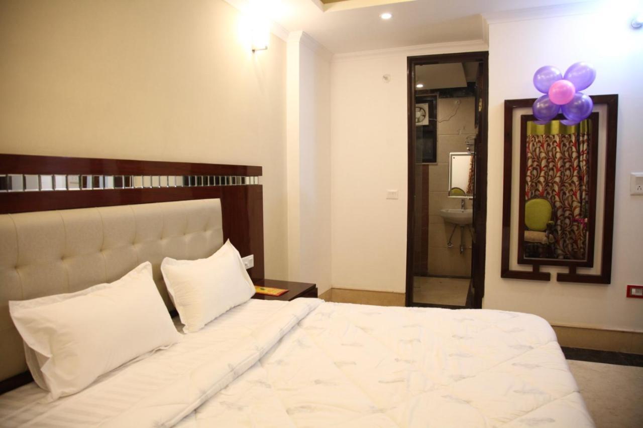 Hotel Dev Residency Vrindávan Kültér fotó